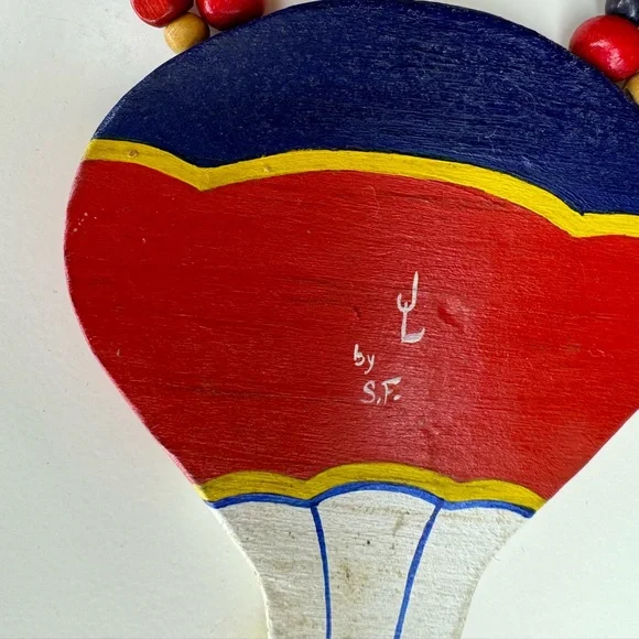 Vintage wooden beaded handmade hot air balloon necklace - Picture 6 of 8